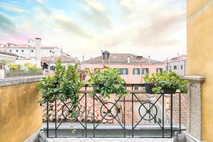 Ca’ Pesaro Rooftop Terrace Apartment. *
